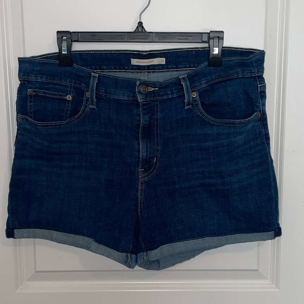 Levi’s mid rise denim shorts - Picture 2 of 4